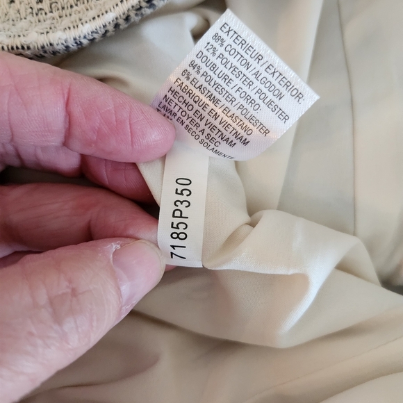 Tahari Arthur S Levine Striped Knit Skirt in Red and Gray Size 14P - Picture 9 of 10